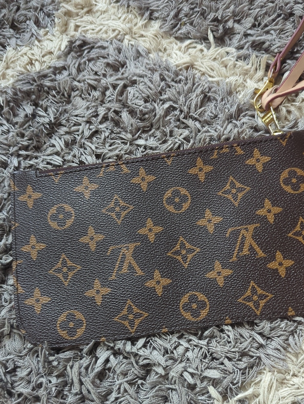 Inspired Louis Vuitton Canvas Wristlet Clutch in Brown Knock Off - Picture 2 of 8